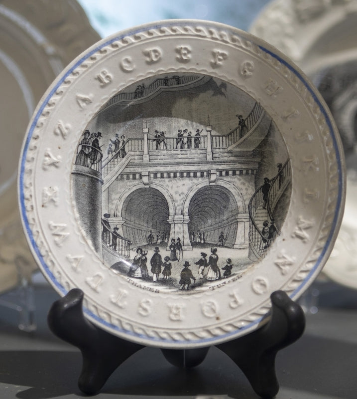 Commemorative & Decorative Plates