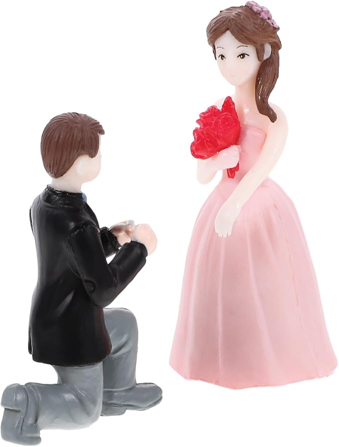 Amosfun Wedding Doll Ornaments Mini Couple Figurines 2.20 Inch Resin Proposal Statue Lightweight Compact Tabletop Display for Wedding Cake Toppers and Home Party Decoration