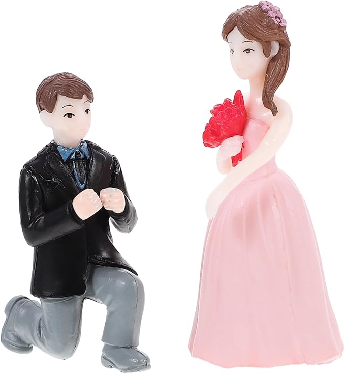 Amosfun Wedding Doll Ornaments Mini Couple Figurines 2.20 Inch Resin Proposal Statue Lightweight Compact Tabletop Display for Wedding Cake Toppers and Home Party Decoration