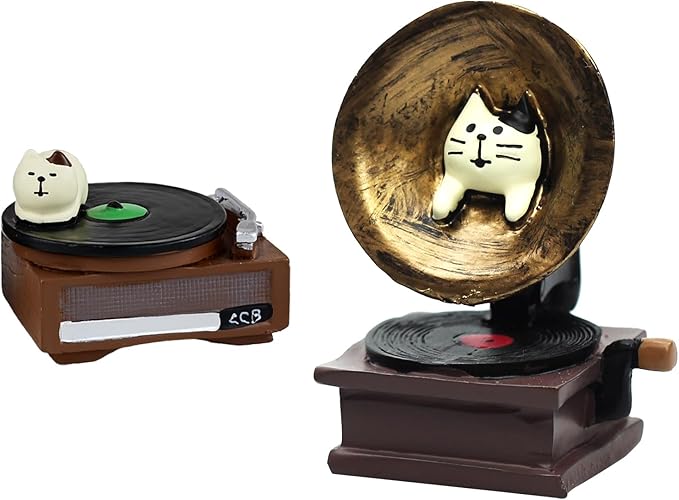 RAQWI Cat Vintage Phonograph and Record Player Figurine Suitble for Office, Home Decoration Perfect for Cat Lovers