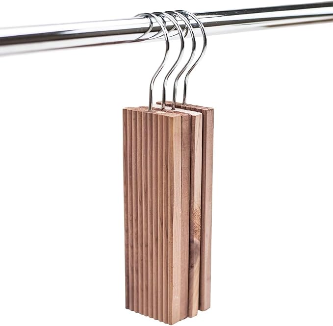 Huji Aromatic Cedar Closet Hang Up Protects Clothes (2)