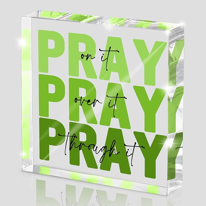 Ideal Christian Gifts for Women - Pray On It,Pray Over It - Bible Verse Desk Art, Inspirational Decor, Green Dorm Room Decor for Women, Desk Decorations for Office, 4 x 4 inches（Green）