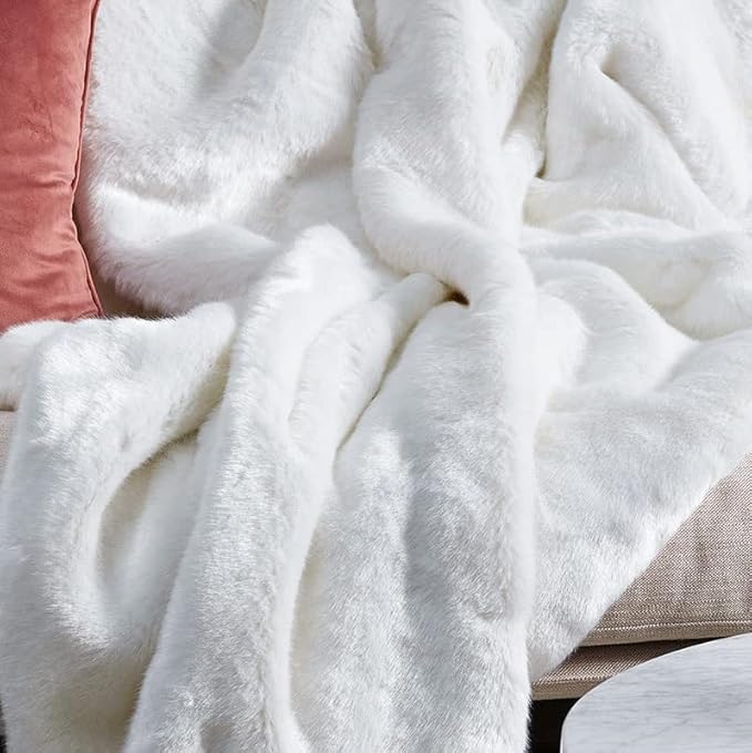 White Fluffy Living Room Rugs 6x9 Area Rug Washable Shag Rugs for Bedroom Faux Rabbit Fur Nursery Rug Rectangle Rug