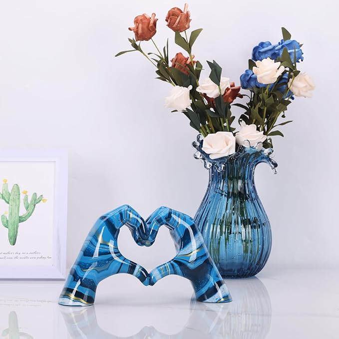 Colourful hand heart decoration, heart hand statue, love finger sculpture wedding decoration, suitable for bookshelf coffee table office bedroom TV cabinet bookshelf small ornaments home decoration.