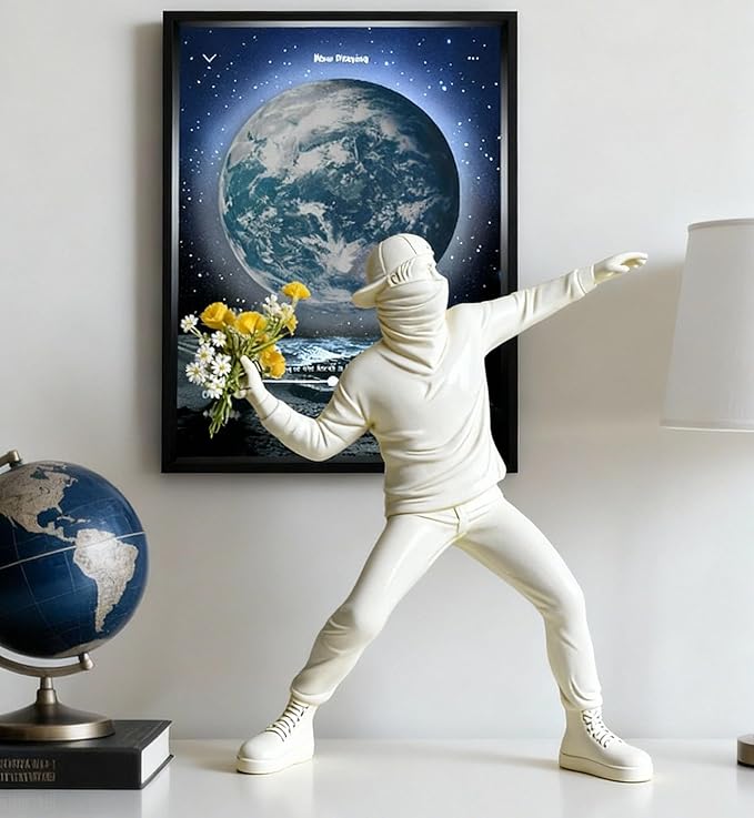 Banksy Street Graffiti Art Statue,Throwing Flower Boy Figurine,Resin Statue Ornaments,Living Room Dining Desk Decorations,Bookshelf Decorative Objects,Modern Home Decor(8.6"/White)