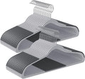 SONGMICS Cabides de Veludo, Conjunto com 50 Unidades, Cabides Antideslizantes, 0,6 cm de Espessura, Econômicos em Espaço, Ganchos Giratórios 360°, 45 cm de Comprimento, Cinza Escuro BRCRF50G