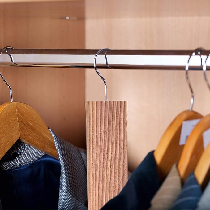 Huji Aromatic Cedar Closet Hang Up Protects Clothes (2)