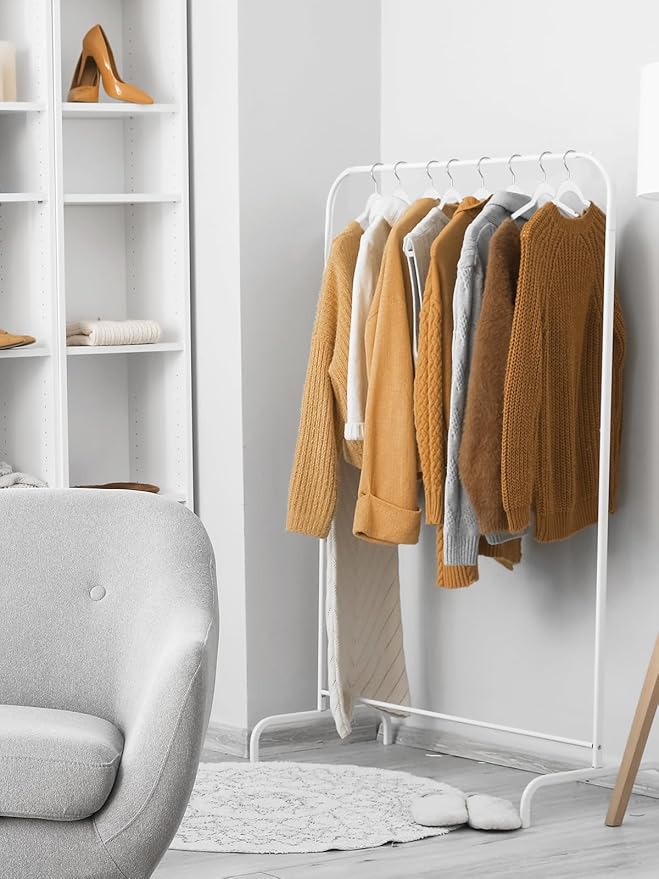 Smarter Plastic Hangers 200 Pack - Thin Hangers Non-Velvet with 360° Swivel Chrome Hook & Notches, Sweater Hanger No Shoulder Bump - Ideal for Dresses, Coats, Shirt, Jacket, Sweater - White