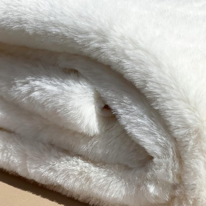 White Faux Rabbit Shaggy Fur Rug 4x6 Area Rugs for Living Room Washable Rugs Teen Room Bedroom Home Décor