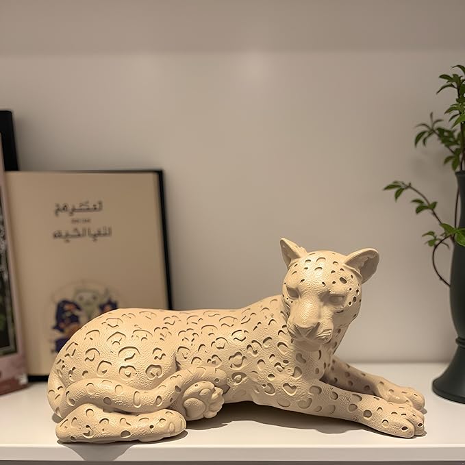 Cheetah Statue Home Decor Sculpture, Sitting Cheetah Desktop Ornament,Handmade with Resin,Office countertop Decoration,Suitable for Living Room, Dining Table, Bedroom