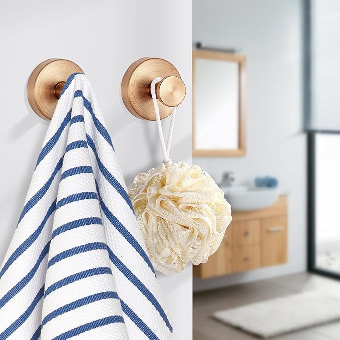 Linwnil Suction Cup Wreath Hanger，Suction Cup Hooks Hanging 10 Lbs，Waterproof Suction Cup Wreath Holder for Windows, Shower, Wreaths，Smooth Doors (Rosegold, 2 Pack)