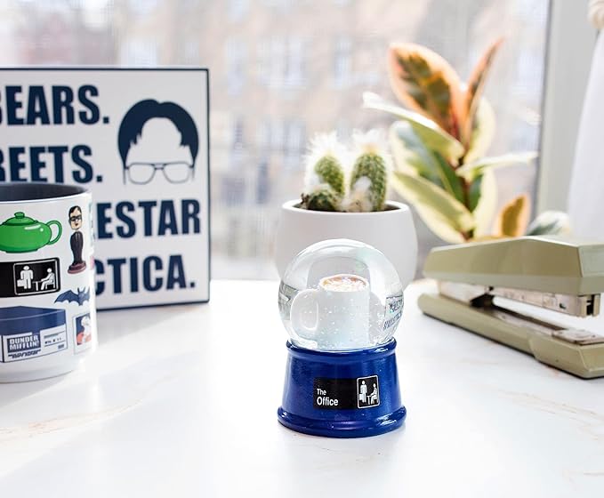 Silver Buffalo The Office World's Best Boss Light Up Snow Globe, 55 mm