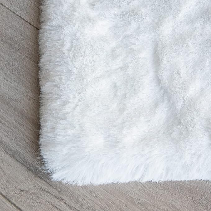 White Faux Bunny Fluffy Fur Rug Washable Area Rugs for Living Room Nursery Rugs for Bedroom 2x3 Rectange Rug Cute Home Décor