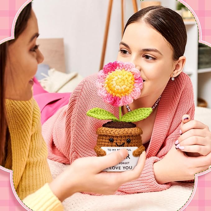 Wavwavw Sister Gifts Handmade Crochet Doll with Card Crochet Present for Sisters Sis Big Little Sister Birthday Wedding Home Decor (Pink Sunflower)