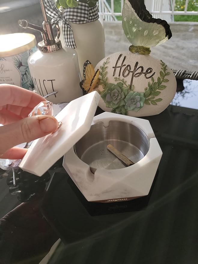 Ashtray with Lid, Decorative Ashtray for Cigarette Smokers with Removable Liner, Easy to Clean, Covered Ash Trays, Home Ashtrays for Smokers Indoor/Outdoor Use
